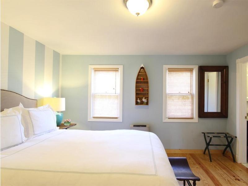 Charles And Charles Mv Bed & Breakfast Vineyard Haven