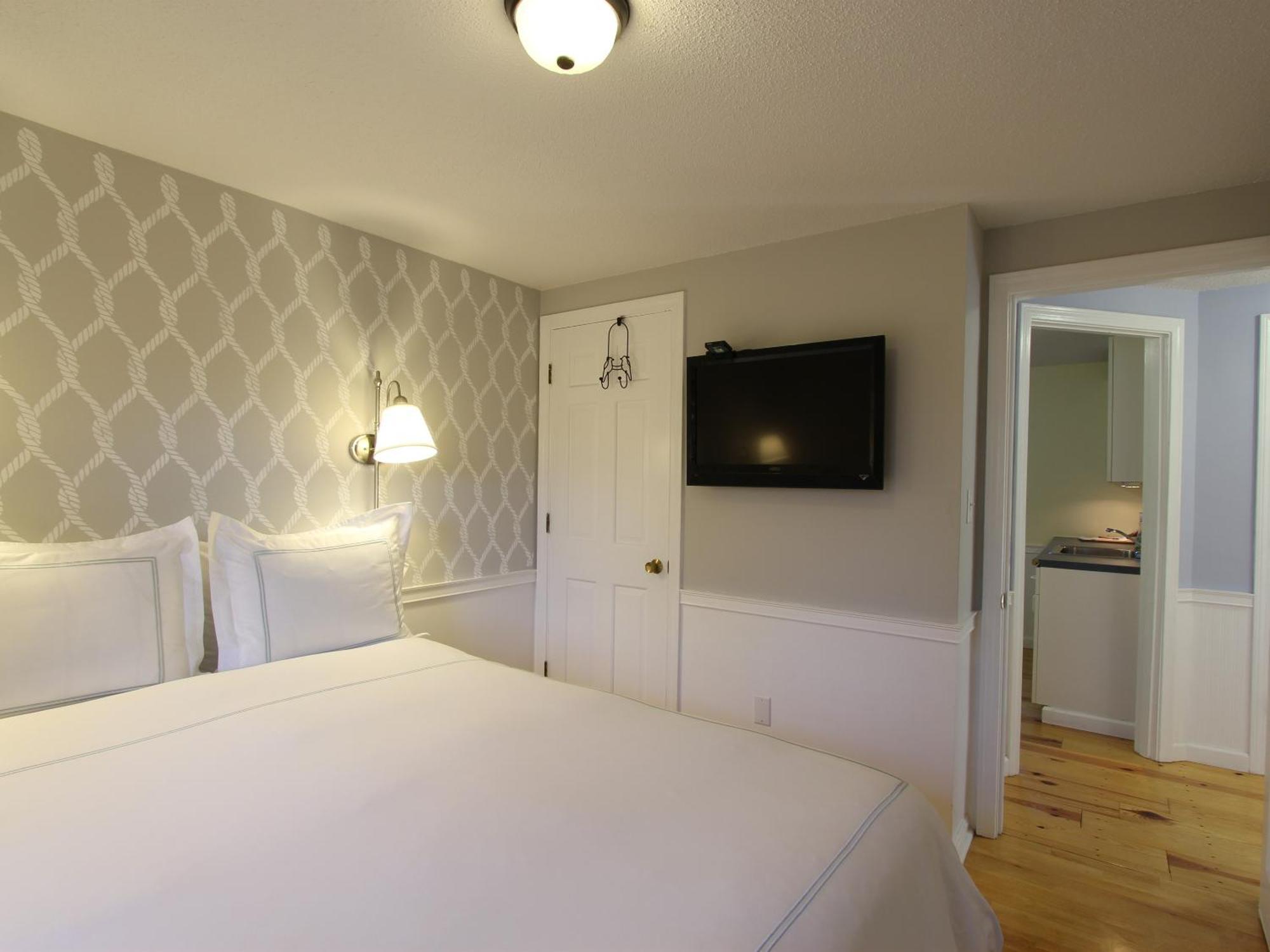 Bed & Breakfast Charles And Charles Mv